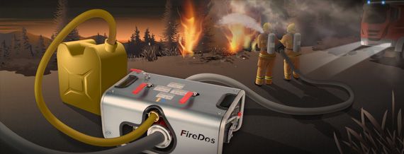 Tragbares FireDos Zumischsystem im mobilen Einsatz beim Löschen eines Waldbrands