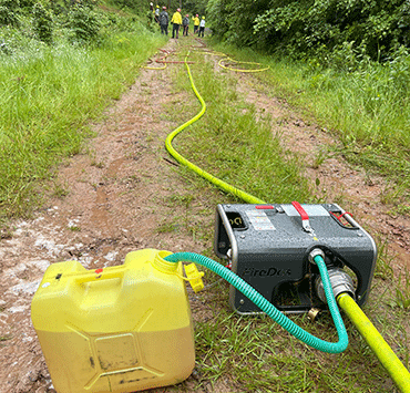 Tragbares Zumischsystem DZ1000 light im Einsatz bei einer Waldbrandübung