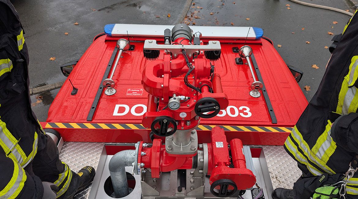 M3 Löschmonitor auf dem Dach eines TLF 10000 der Feuerwehr Dortmund