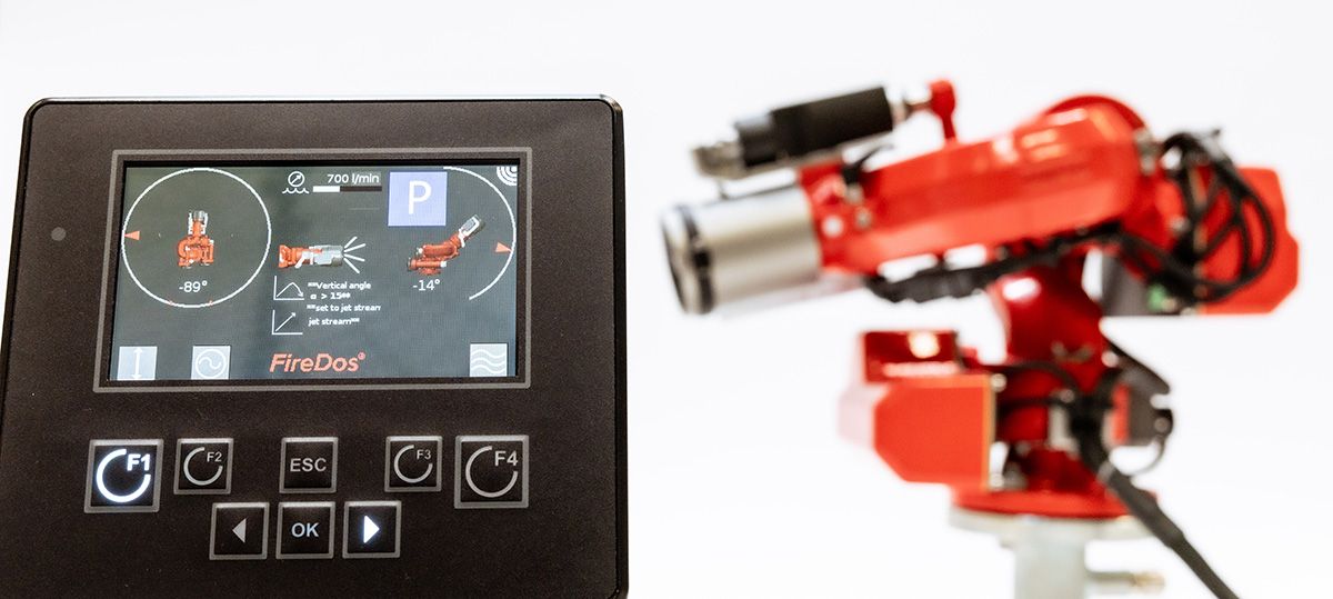 el monitor contra incendios M1 junto con el sistema de control de vehículos FireDos