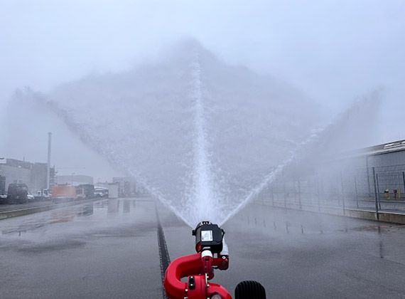 Flat jet nozzle – greater throw distance with a wide water jet